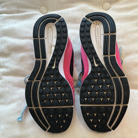 Nike Pink and Blue Running Shoes Size 8 - Picture 7 of 7